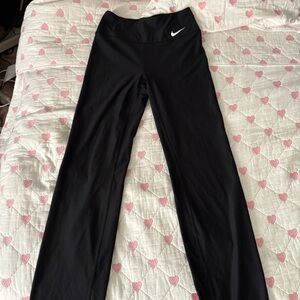 Nike Black flare straight-leg leggings